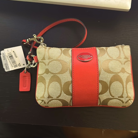 Coach Bag Wristlet - Picture 1 of 3